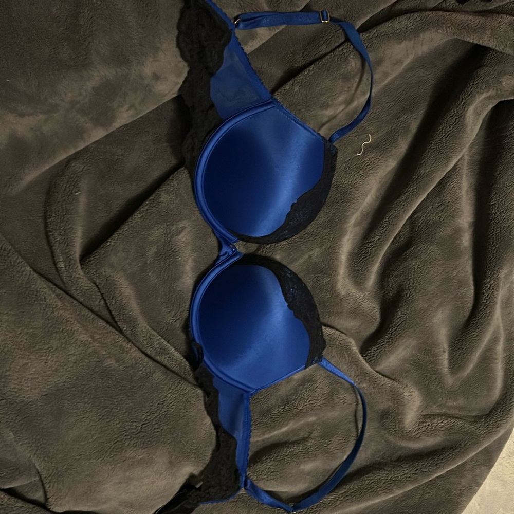 Victoria’s Secret 34c bra